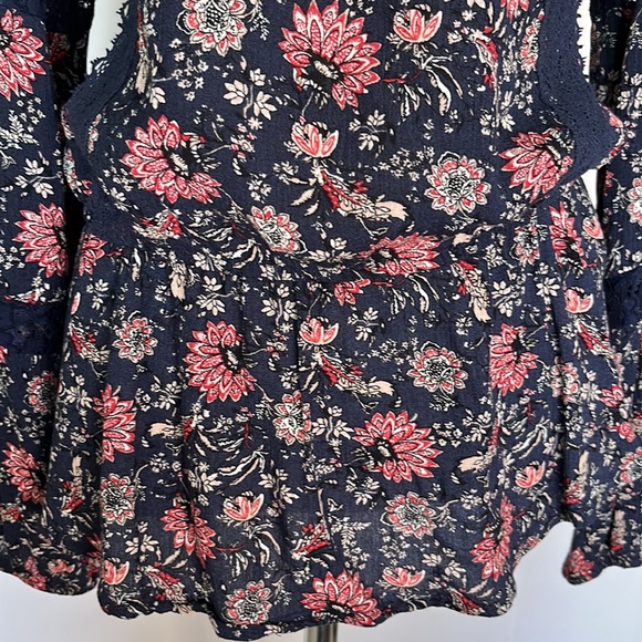 Knox Rose Blouse - Picture 7 of 9